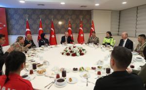 FOTO: AA / Erdogan na iftaru sa policijom i sigurnosnim snagama svoje zemlje